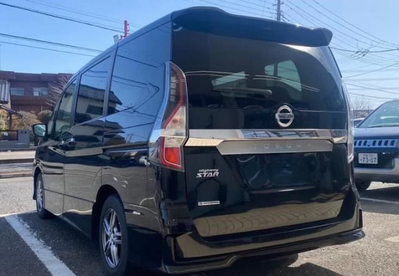 Nissan Serena 2.0 Донецк