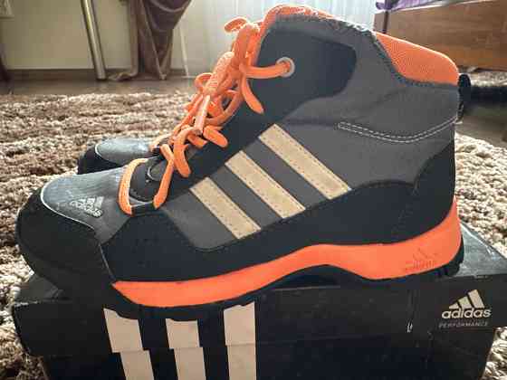 Ботинки adidas Донецк