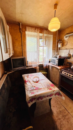 Продам 2 комнатную квартиру г. Донецк Ленинский район , Ленинский проспект ( цирк Космос) Донецк