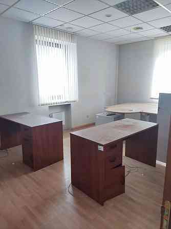 400 м2 Сдается в аренду хороший офис на пр.Мира Площадь 400 кв.м. Первый этаж. Отдельный вход. Донецк