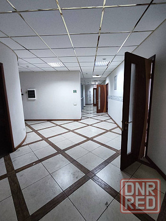 400 м2 Сдается в аренду хороший офис на пр.Мира Площадь 400 кв.м. Первый этаж. Отдельный вход. Донецк - изображение 3