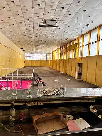 Продам в самом центре 2 этажное здание Донецк