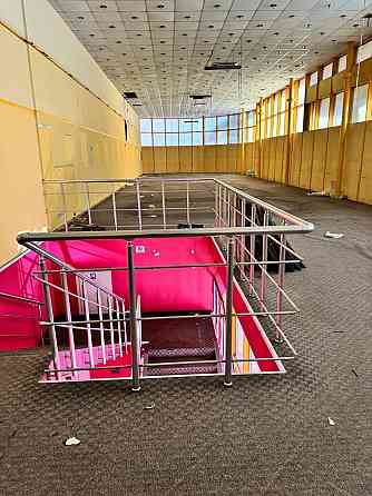 Продам в самом центре 2 этажное здание Донецк