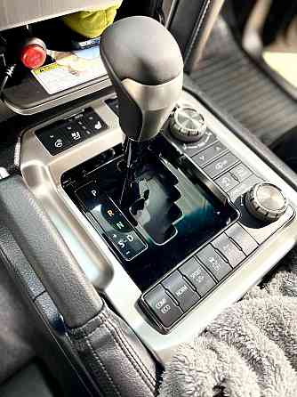 Срочно Toyota Land Cruiser 200 Донецк