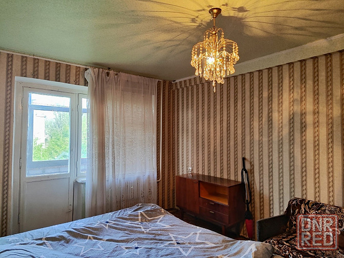 продам 1 комн. кв. на мкрн. юбилейный Харцызск - изображение 2