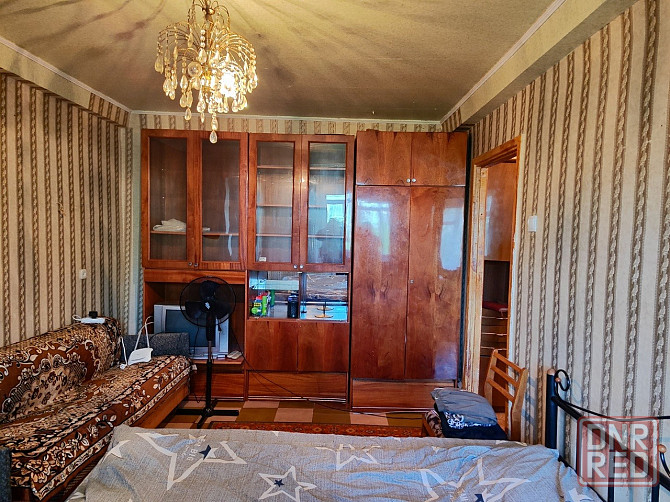 продам 1 комн. кв. на мкрн. юбилейный Харцызск - изображение 1