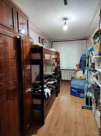 продается 2 комн. кв. в центре города Харцызск