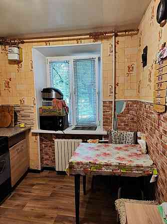 продается 2 комн. кв. в центре города Харцызск