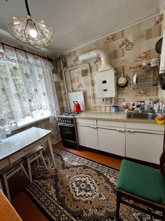 Продажа 2-комнатной квартиры 2/4, в г.Макеевке, Советский р-н, ул. Кулабухова Макеевка