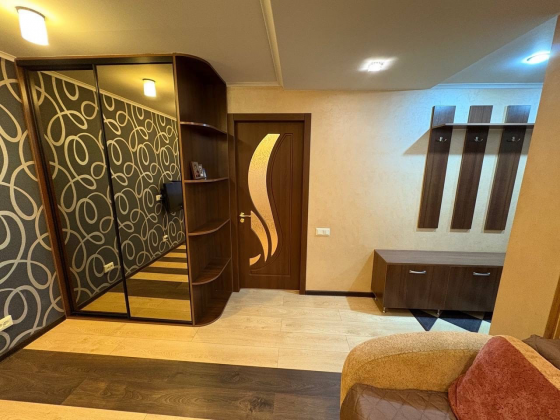 Продала 2 комн. квартиры, ул. Московская Макеевка