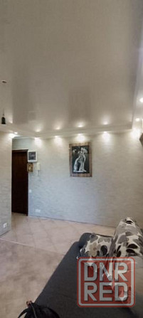 Продаётся трёхкомнатная квартира в Кировском районе (Текстильщик), ул.Петровского. Донецк - изображение 2