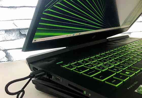 Мощный Огромный HP Pavilion 17.3 Любая Игра Донецк