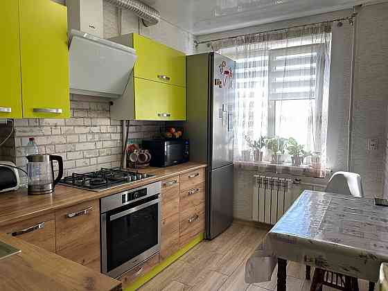 Продам 3 комнатную квартиру Мариуполь