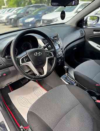 Hyundai Solaris 2013 автомат Макеевка
