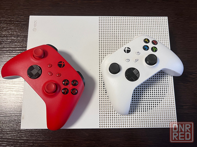 Продам приставку Xbox one s 1 tb Макеевка - изображение 1