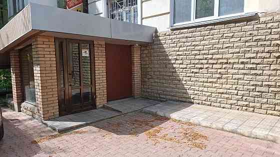 Продам цокольное помещение 45 м2 с отдельным входом, в центре Донецка. Донецк