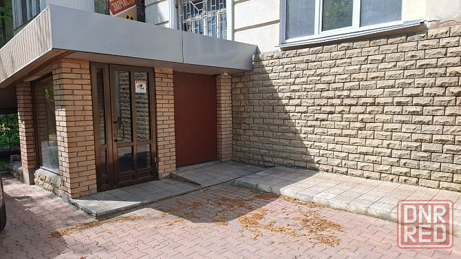 Продам цокольное помещение 45 м2 с отдельным входом, в центре Донецка. Донецк - изображение 1