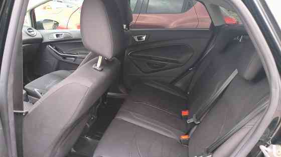 Продам Ford Fiesta sedan 2016 г.в. Макеевка