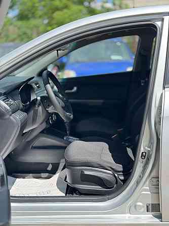 Продаю Kia Rio автомат Макеевка