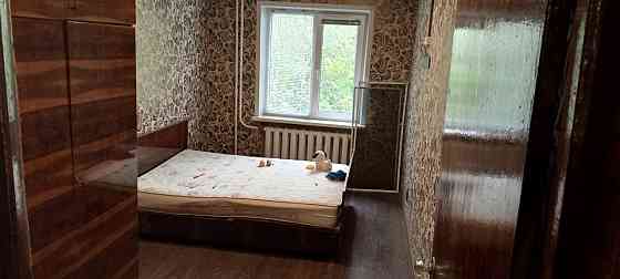 Продам 2 ком. квартиру (1-я площадка)+ подарок метал.гараж Донецк