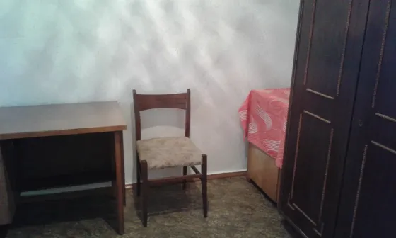 Продам 3-х ком.кв. Заперевальная. Вирус. Документы готовы. Донецк