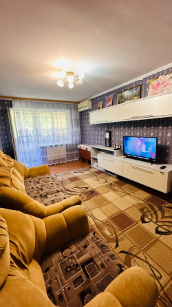 Продам 2 комнатную квартиру г. Макеевка, пгт Ханженково (ориентир автостанция) Макеевка