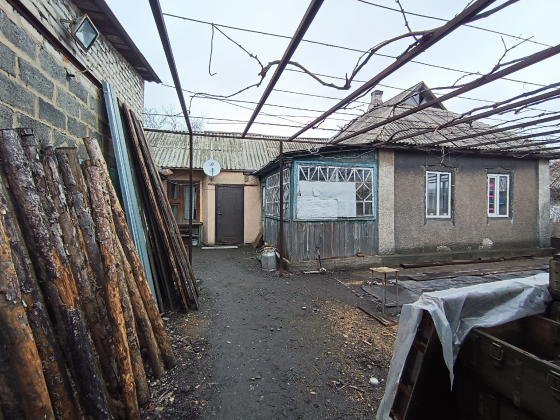Продается дом с мастерской под изготовление мебели, г.Макеевка, пос.Свердлова, ул.Кирова Макеевка