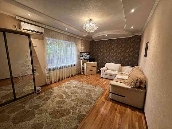 Продам жилой дом в 2-х уровнях, 229 м.кв., 10 соток - Макеевка, ул. Малиновского Макеевка