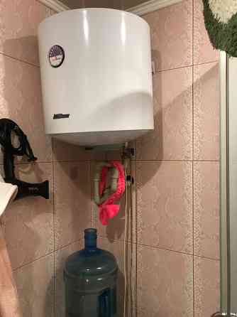 Продам 2ком площадь Свободы ул Комсомолец Донбасса 1эт вода холодная и горячая Донецк