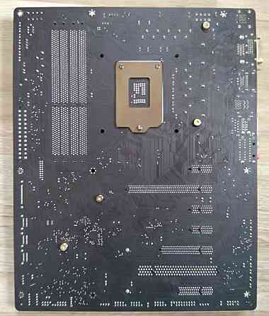 Gigabyte GA-Z77X-UD3H (Intel Z77) Socket 1155 - Топовая плата - Обмен на 160шт нерабочих планок озу Донецк