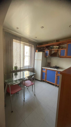 Продажа 3 комн. квартиры, Червоногвардейский р-он, м-н Калининский Макеевка