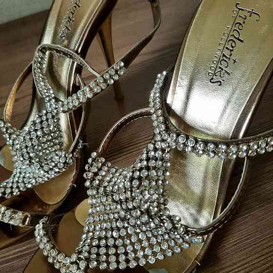 Продам Босоножки эксклюзивные,fredericks Донецк