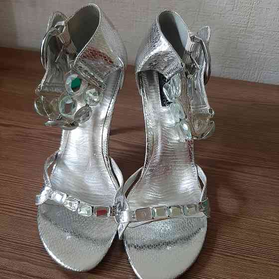 Продам босоножки Fredericks Донецк