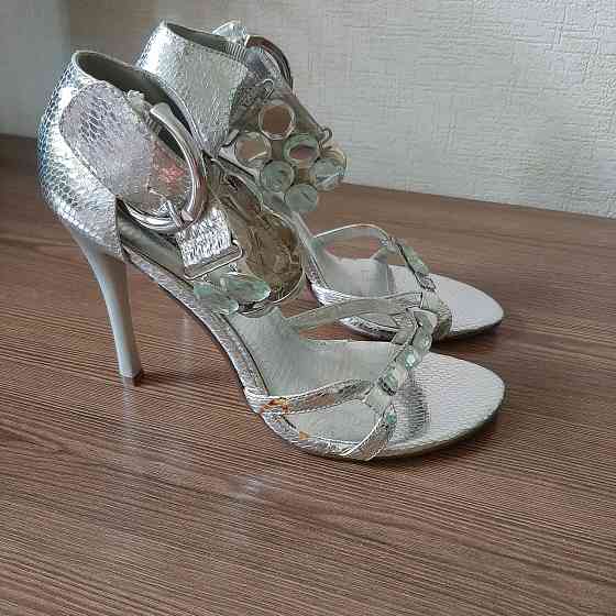 Продам босоножки Fredericks Донецк