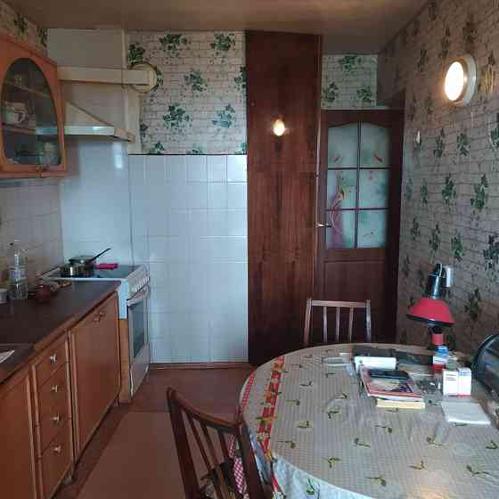 Продам 4- ком кв-ру 88 м кв. на ул.Артема ор-р Детский мир Донецк