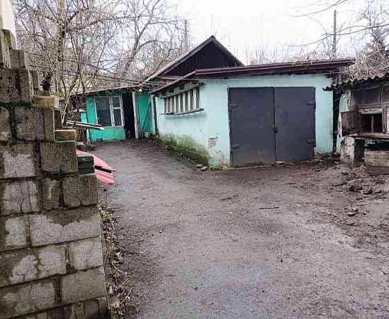 Продам 1/2 часть финского дома в Центрально- городском р-не г. Макеевки. Общая площадь 65 м².Газ. Макеевка