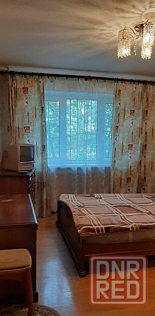 Двухкомнатная квартира с мебелью , холодильником и стиральной машиной. Донецк - изображение 1