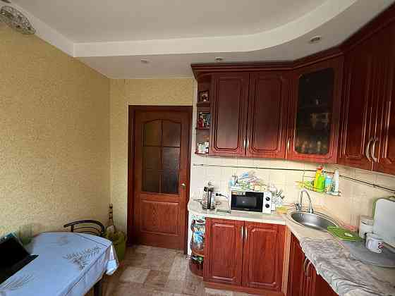 Продам 2-х ком. квартиру, 2/9 эт., 52 м.кв. - Макеевка, квл Шахтерский Макеевка