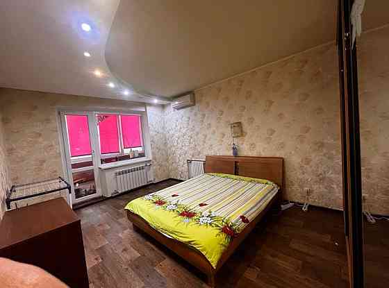 Продам 2-х ком. квартиру, 2/9 эт., 52 м.кв. - Макеевка, квл Шахтерский Макеевка