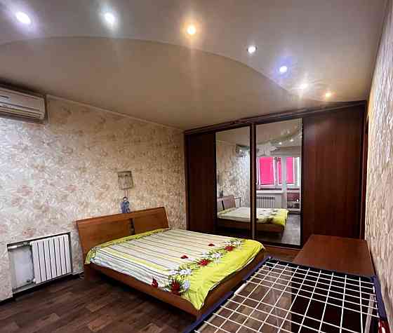 Продам 2-х ком. квартиру, 2/9 эт., 52 м.кв. - Макеевка, квл Шахтерский Макеевка