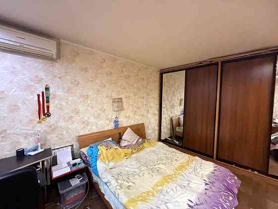Продам 2-х ком. квартиру, 2/9 эт., 52 м.кв. - Макеевка, квл Шахтерский Макеевка