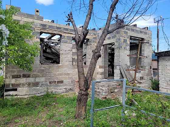 Продам недостроенный дом в районе Стройдетали, коробка 9х11, шлакоблок, вода, газ подведены, 3,5 сот Донецк
