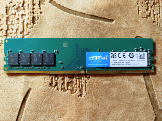 Продам оперативную память Crucial 4GB DDR4-2400 Харцызск