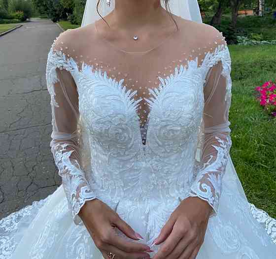 Шикарное свадебное платье Донецк
