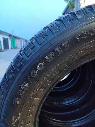 Продам резину в хорошем состоянии Nokian зима R17 225*60! Донецк