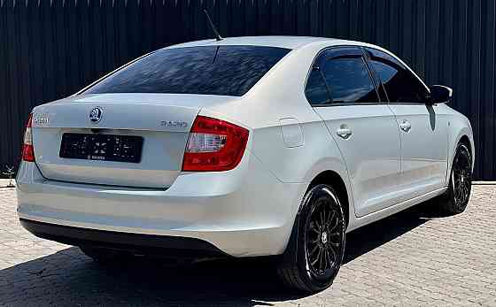 Skoda Rapid 1.6 MPI коробка механика 5 ступка 2015 год Идеальное Состояние очень ухоженный авто Донецк