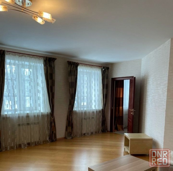 Сдаю двухкомнатную квартиру 65.0 м² этаж 2/5 город Донецк, Ворошиловский район, проспект Ватутина Донецк - изображение 1