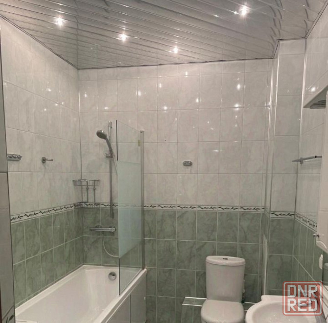 Сдаю двухкомнатную квартиру 65.0 м² этаж 2/5 город Донецк, Ворошиловский район, проспект Ватутина Донецк - изображение 3