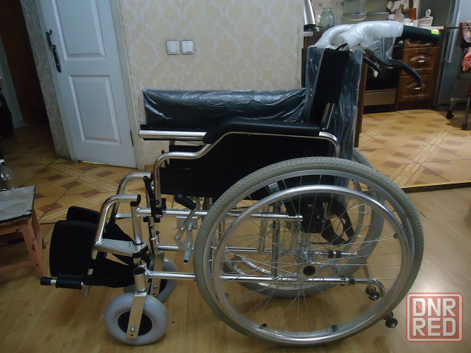 инвалидная коляски разные и у кого нога отекает или сломана нога в гипсе подножка поднимается верх Донецк - изображение 4