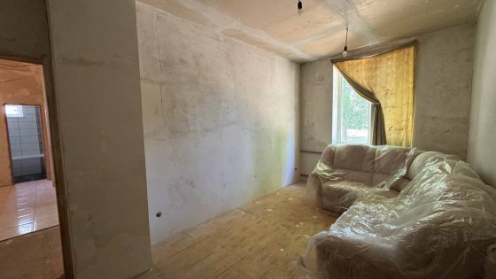 Продажа 3-комнатной крупногабаритной квартиры 1/2, в г. Макеевка, Горняцкий р-н, пос. Холодная Балка Макеевка